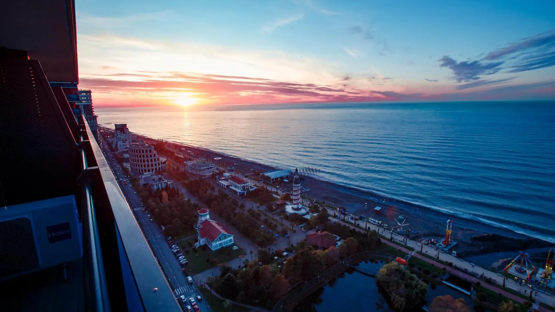 Panorama Orbi Beach Resort Center Suite Batum 5*,  Gürcistan